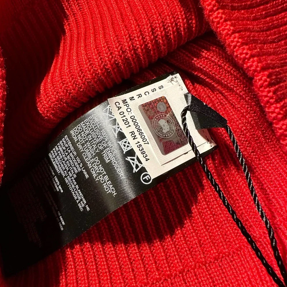 NEW! CANADA GOOSE‎ Kids Merino Wool toque beanie RED